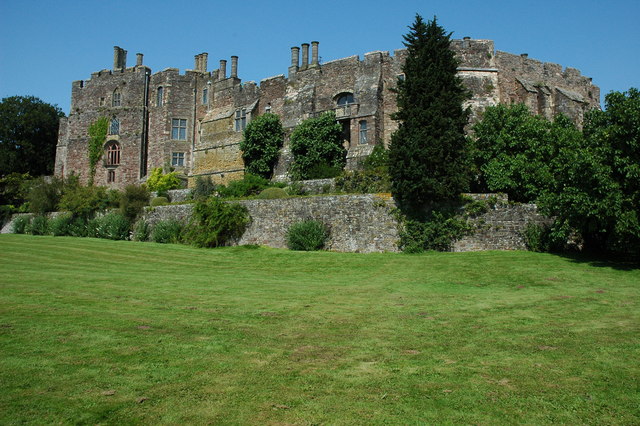 Berkeley Castle, Bolthole Retreats
