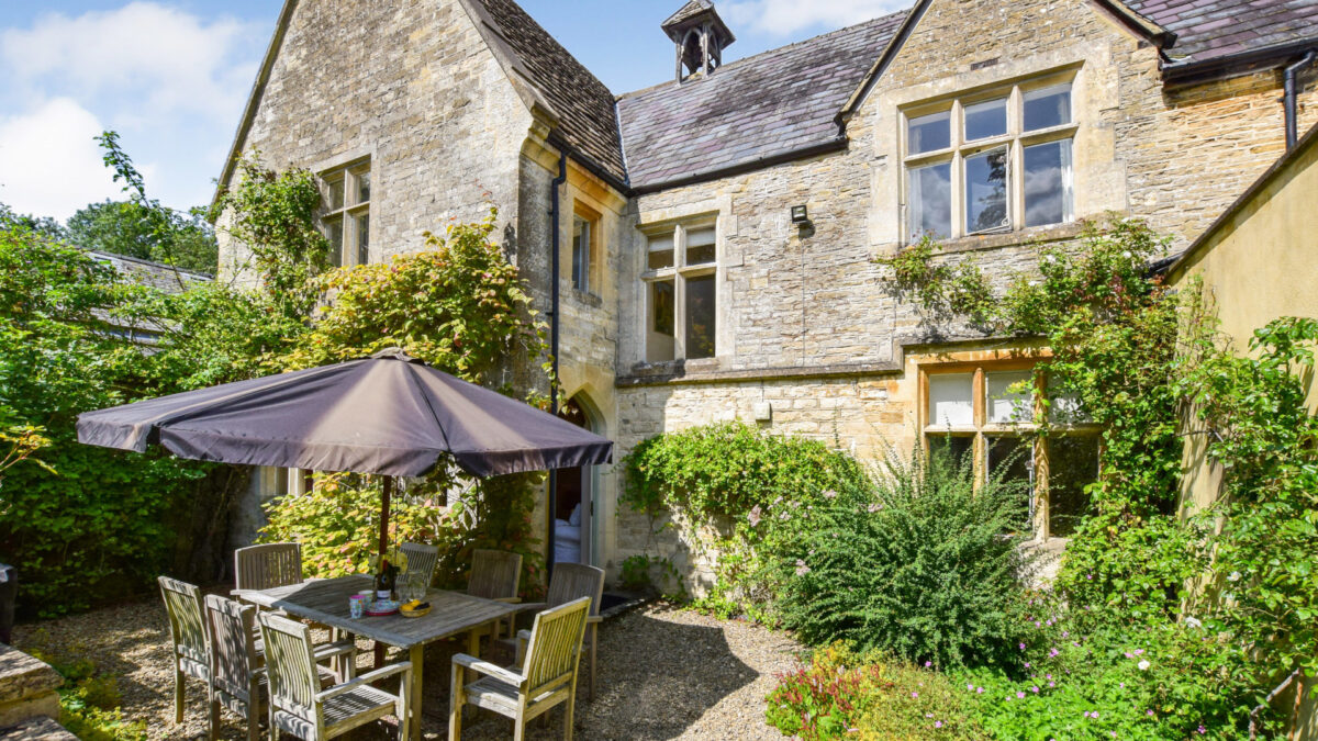 Bellhouse, Bolthole Retreats