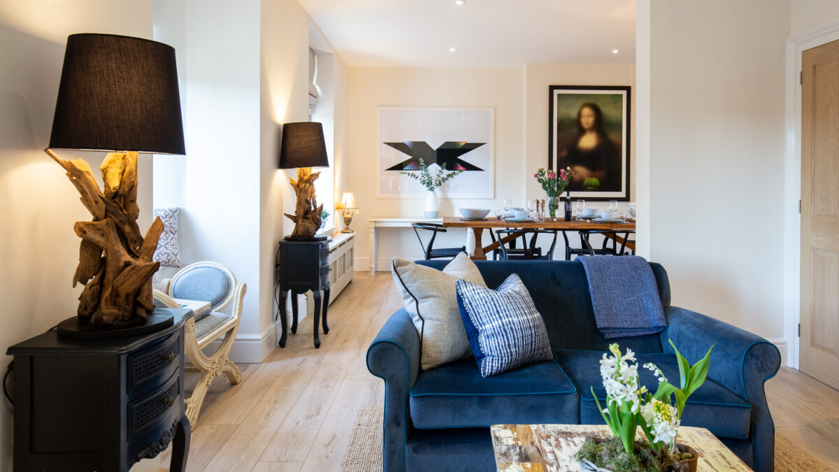 home near pubs in burford