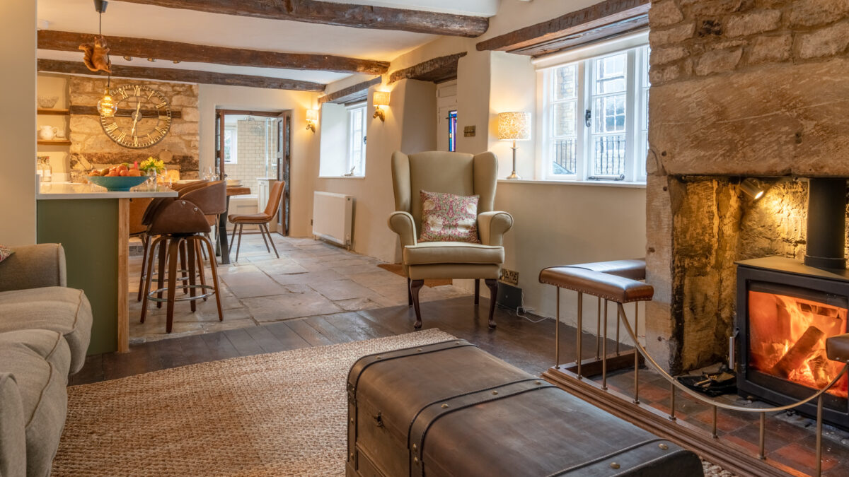 home near pubs in burford