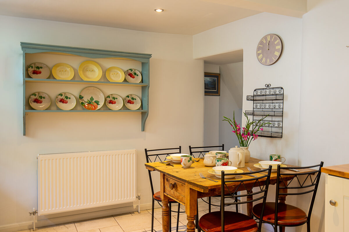 Tetbury - Christmas Cottage Dining Room