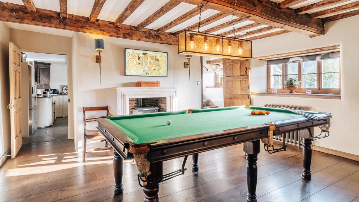 Beaufort Farmhouse, Pool Room - near Brecon Beacons