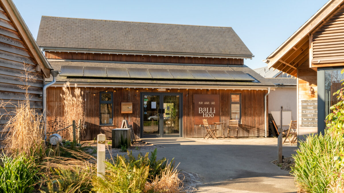 BalliHoo Restaurant, Lower Mill Estate