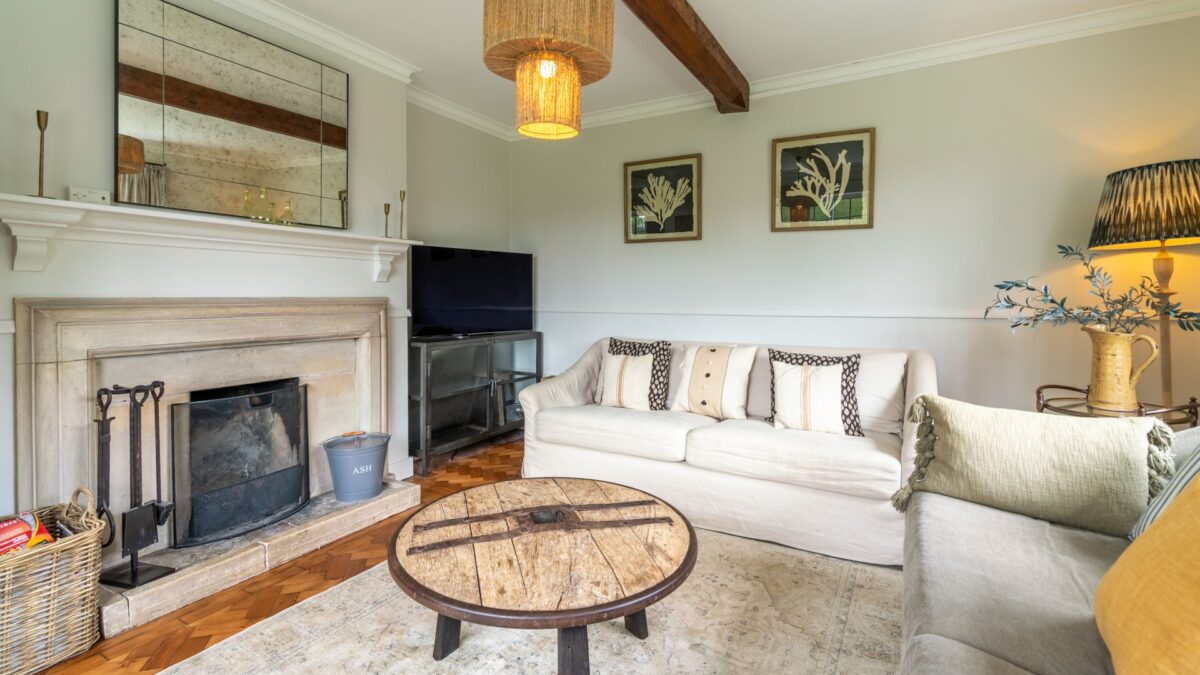 court cottage living room