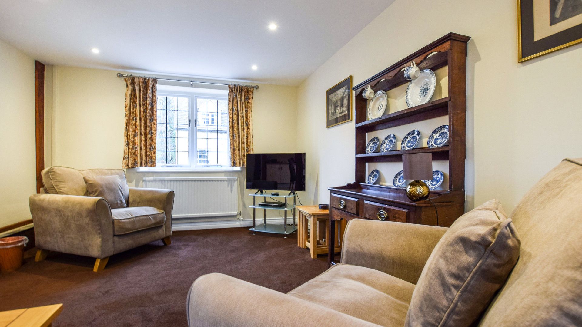 Living room, Anne Boleyn Cottage at Sudeley Castle, Bolthole Retreats