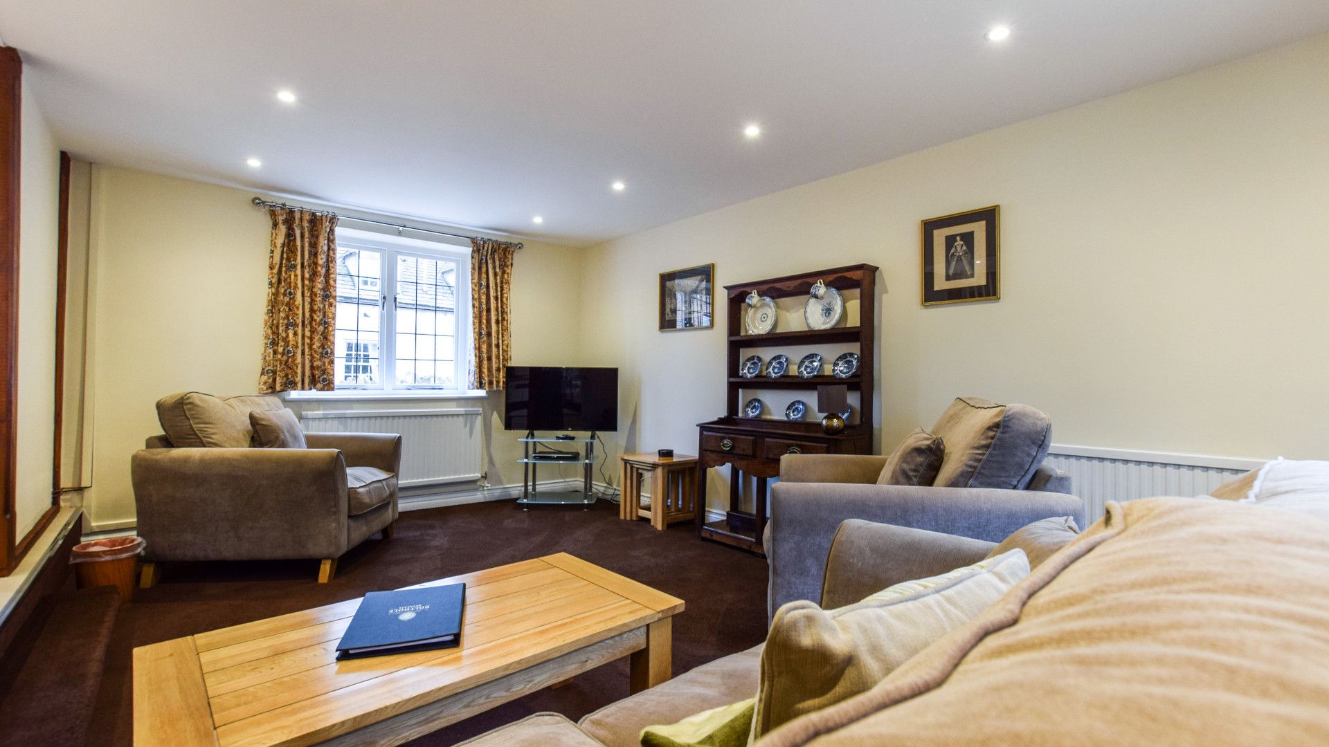 Living Room, Anne Boleyn Cottage at Sudeley Castle, Bolthole Retreats