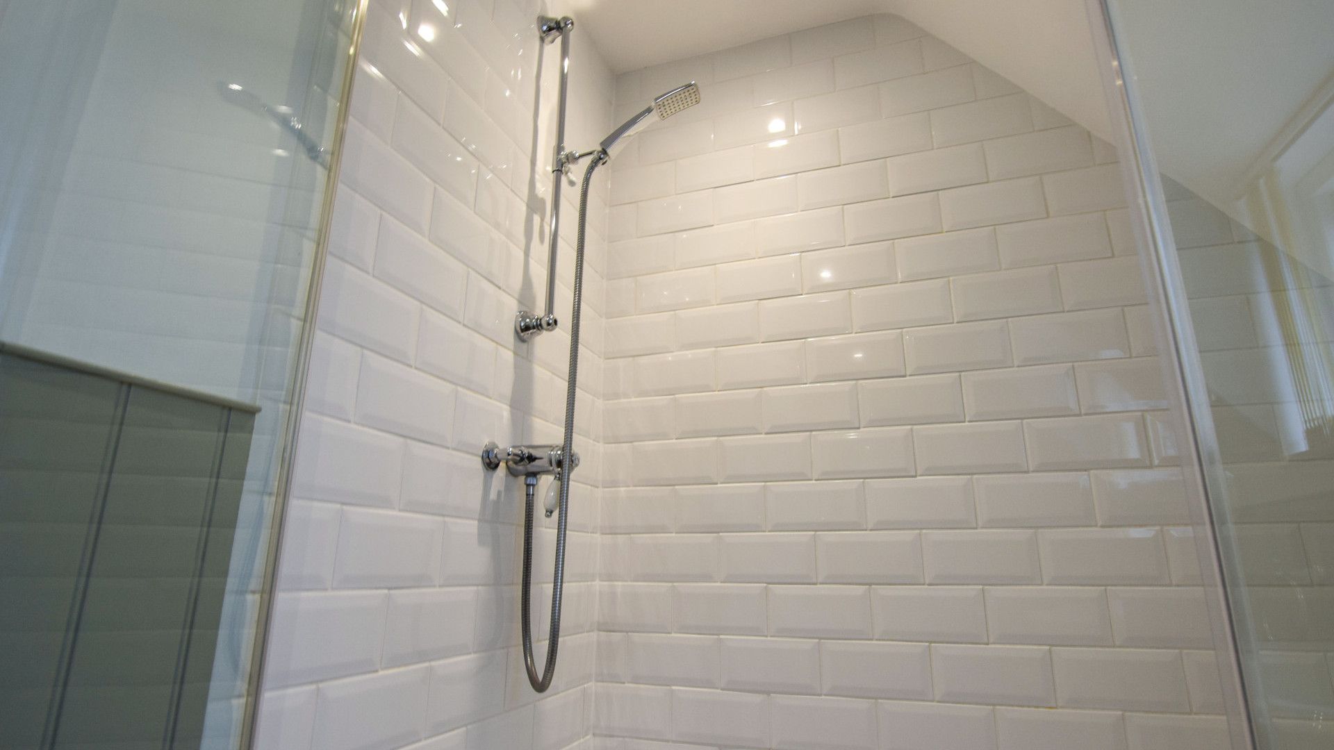 Family Shower Room, Anne Boleyn Cottage at Sudeley Castle, Bolthole Retreats