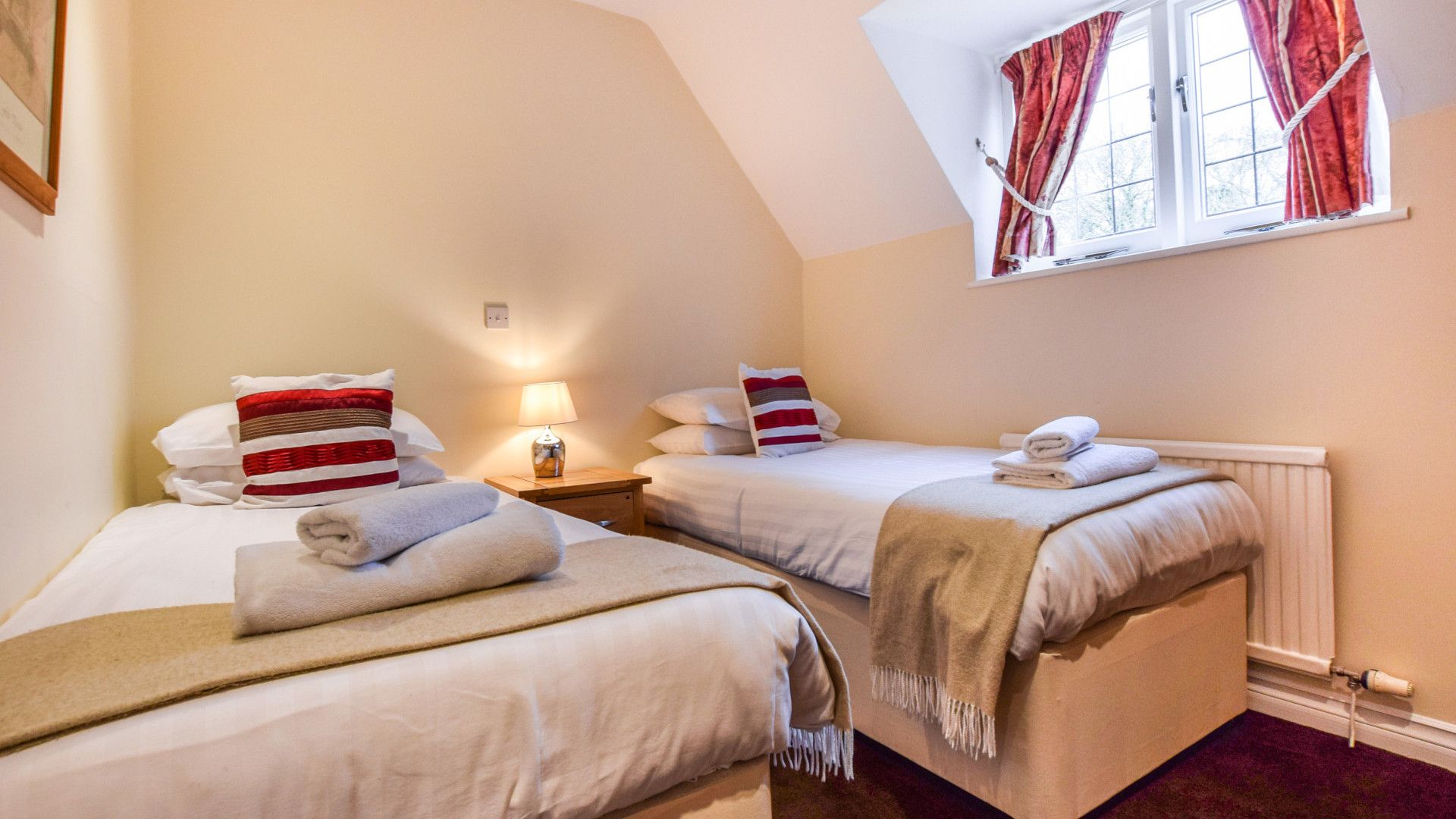 Bedroom 2, twin, Anne Boleyn Cottage at Sudeley Castle, Bolthole Retreats