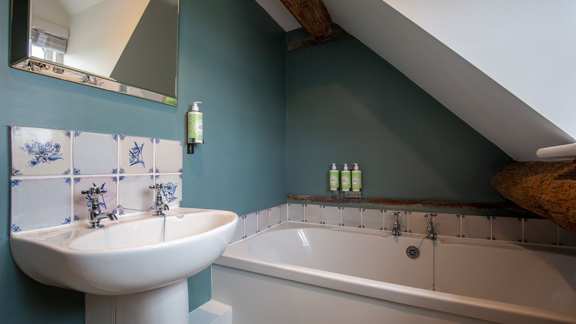 2nd floor bathroom, Beecham Farmhouse, Bolthole Retreats