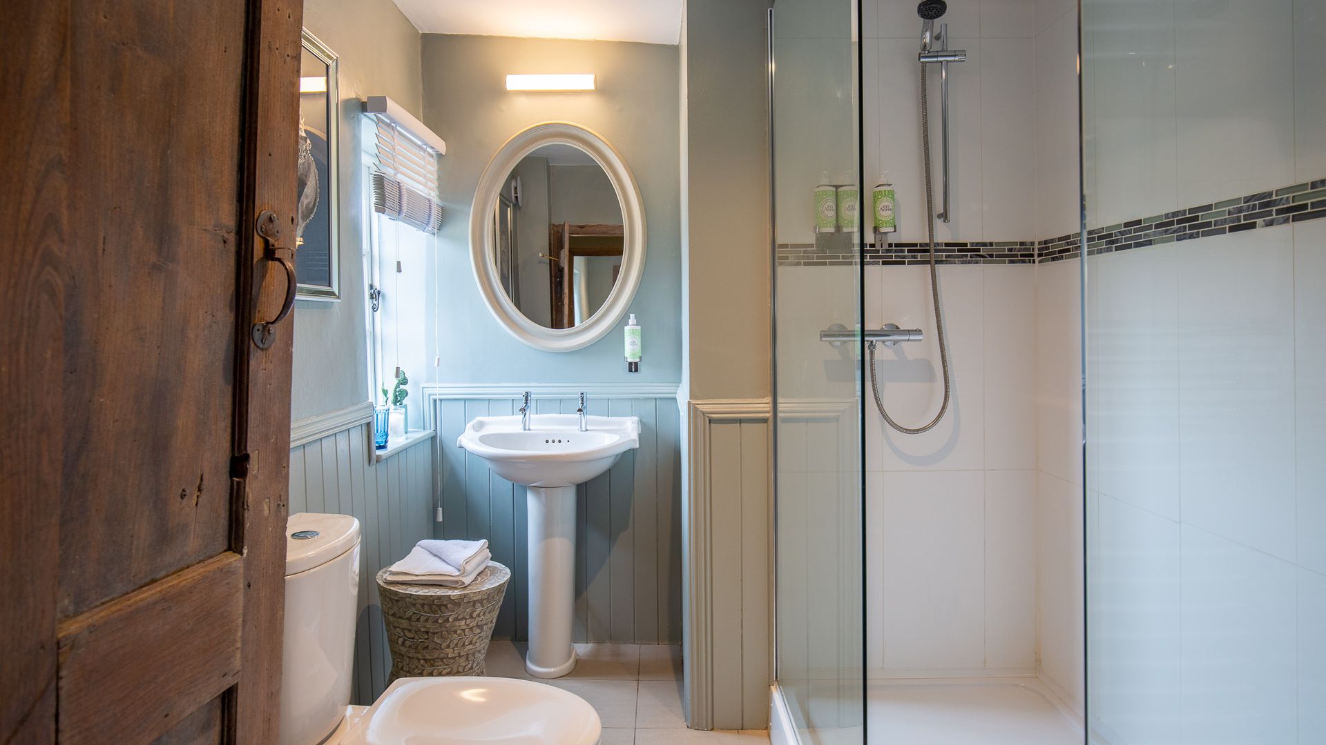 1st floor bathroom, Beecham Farmhouse, Bolthole Retreats
