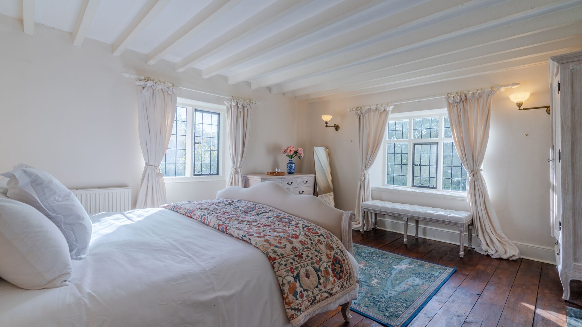 The Chelsea Bedroom, Foxholme Manor, Bolthole Retreats
