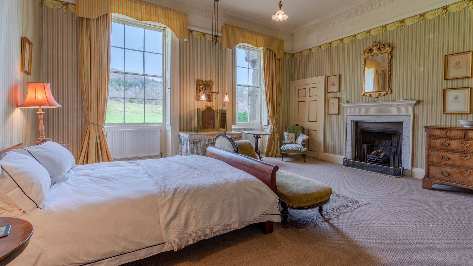 The Geranium bedroom feels light and splendid