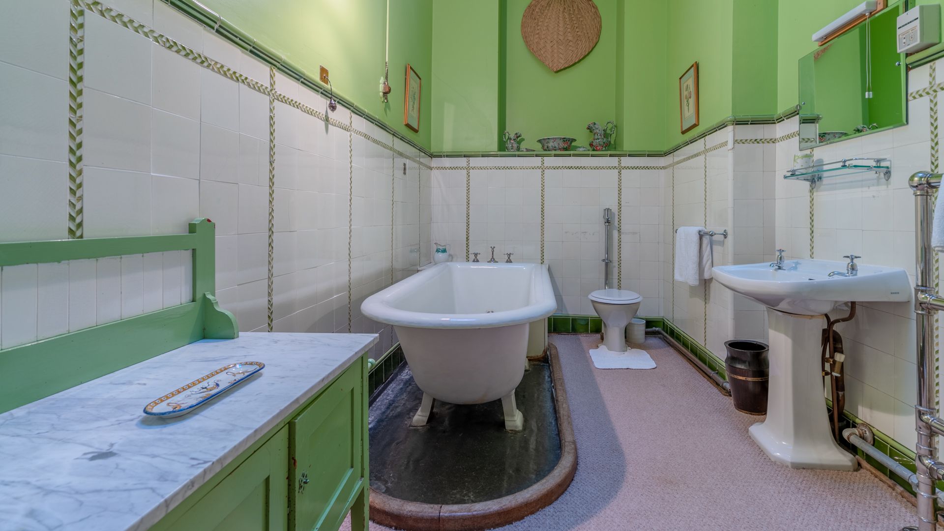 Kentchurch Court's bathrooms are bursting with splendour